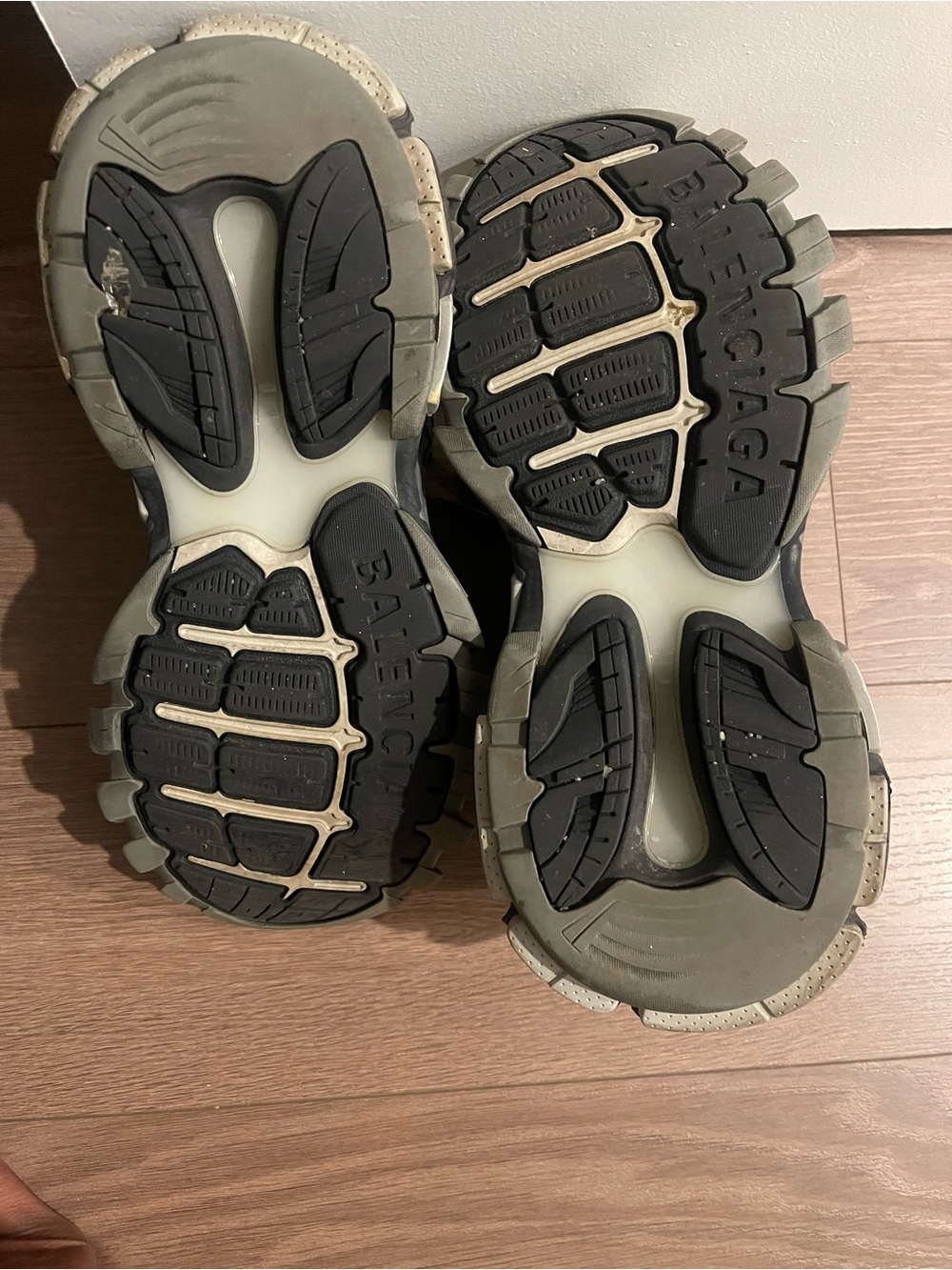 Balenciaga Track 2 Gray and Black Sneakers - Picture 4 of 9